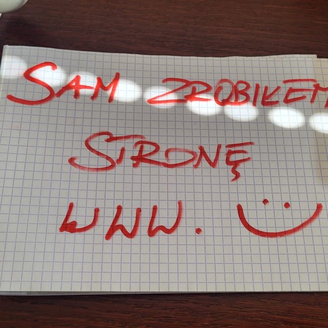 Sam zrobiłem stronę www. Bez szablonu, od podstaw.

Kiedyś, gdyby ktoś mi powiedział "zrobisz stronę www z zapisami, zgodami marketingowymi, integracją z mailingiem i panelem administracyjnym — sam, bez programisty i szablonów" — powiedziałbym: nie da się. 

I właśnie o to chodzi.

Bo kiedy słyszę od kogoś "nie da się" — pierwsze, co mówię, to: "a skąd wiesz, sprawdziłeś?" Ja też tak myślałem. O niejednej rzeczy.

To nie jest post o stronach internetowych. To dowód na to, czym się zajmuję na co dzień: pomagam liderom zobaczyć, że bariera, którą czują, jest często przekonaniem — nie faktem. A przekonania da się zmienić, jeśli wiesz, na jakich swoich zasobach (talentach) możesz się oprzeć.

👉 [link do strony w pierwszym komentarzu]

Dajcie znać, co widzicie — dobre i złe. Naprawdę chcę wiedzieć.
